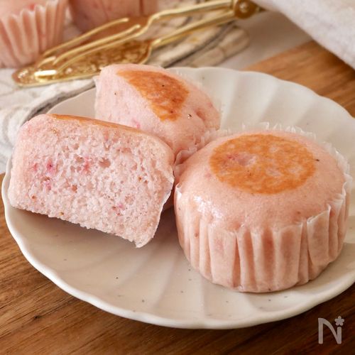 蒸篭でつくる【苺の米粉蒸しパン】
