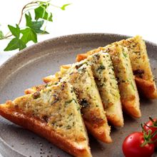 バジルソースチキンのイタリアン揚げパン