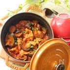 【STAUB】鶏肉と夏野菜のトマト煮込み（カチャトーラ風）
