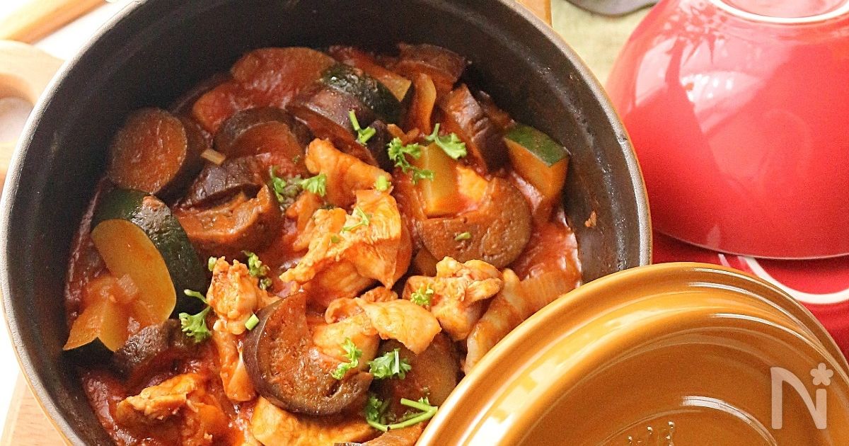 STAUB】鶏肉と夏野菜のトマト煮込み（カチャトーラ風） by ひなちゅん