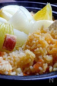 【まるごと新玉ねぎの炊き込みごはん】