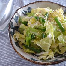 春キャベツとしらすのシンプルサラダ。