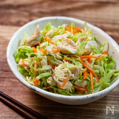 野菜も肉も一皿で!『キャベツとささみのサラダ』