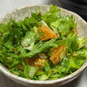 みーこの作ってみた!投稿(ごま油香る♩みかんとわさび菜の粒マスタードサラダ)