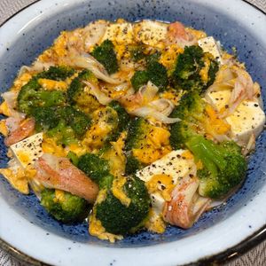 楽ラク手抜キッチン🐶🐾の作ってみた!投稿(カニカマと豆腐とブロッコリーの卵とじ)