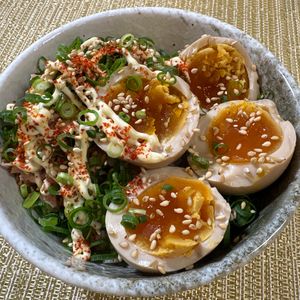 楽ラク手抜キッチン🐶🐾の作ってみた!投稿(半熟とろ～り幸せ♪にんにく香るラーメン屋さんの味卵丼！)