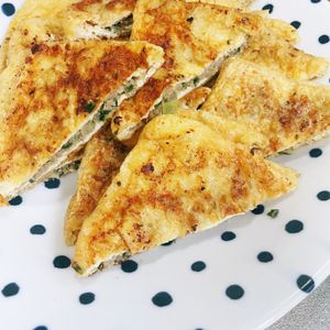 ひまわりの作ってみた!投稿(【もやしとニラの油揚げ餃子】簡単節約おかず♡おつまみにも◎)
