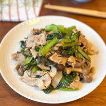 ご飯がすすむ「豚と小松菜の塩こんぶ炒め」