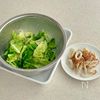 手軽でおいしい♩春キャベツとちくわのうま塩サラダの工程1