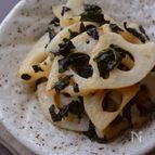 わかめと海苔のにんにく蓮根炒め