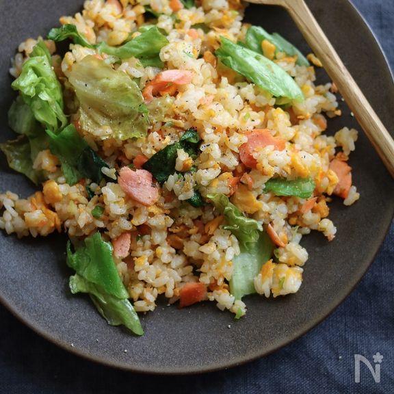 鮭レタスチャーハン。