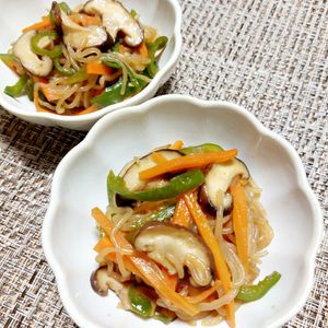 よっこの作ってみた!投稿(旨味たっぷり♡【しらたきと野菜のチャプチェ風炒め】腸活にも◎)