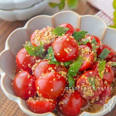 切って和えるだけ！プチトマトと大葉の胡麻酢サラダ