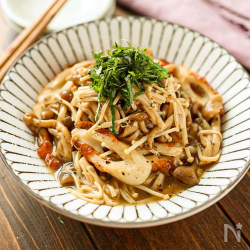【5分で完成♡レンジできのことちくわのバタポン和え】簡単！