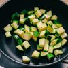 ジョンソンヴィルと夏野菜の冷製パスタの工程4