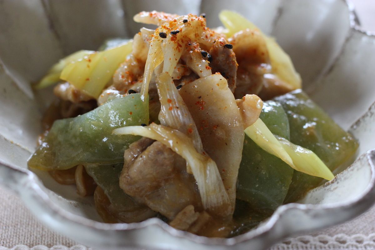 刺身こんにゃくと豚肉 長ネギの炒め物 レシピサイト Nadia ナディア プロの料理家のおいしいレシピ