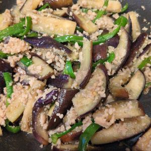 はちわれの作ってみた!投稿(茄子とピーマンの肉味噌炒め。)
