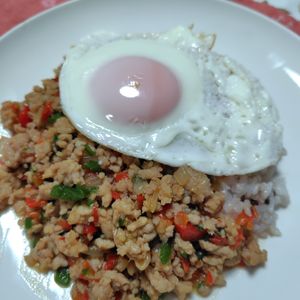 コスモスの作ってみた!投稿(お家にある材料でガパオ風ライス)