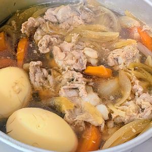 しゃきぴよラブの作ってみた!投稿(豚こまと玉ねぎの甘辛煮【#作り置き#煮るだけ#丼にしても】)