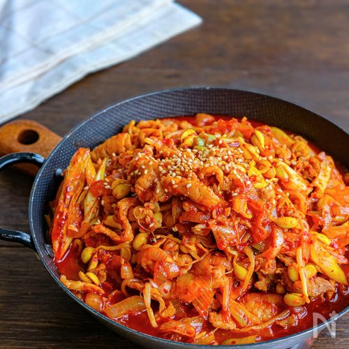 豆もやし入りトゥルチギ(豚肉と野菜のの旨辛炒め煮)