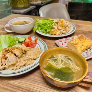 ぴいすけの作ってみた!投稿(【和風カオマンガイ】炊飯器で簡単！旨み広がる和風だれが絶品！)