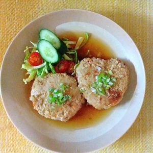 チョロリスの作ってみた!投稿(ペロリと食べられちゃう♡『鶏ひき肉と蓮根の和風ハンバーグ』)