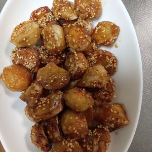 鶏皮坊主の作ってみた!投稿(タレ唐風で激うま【里芋の甘酢ごま絡め】)