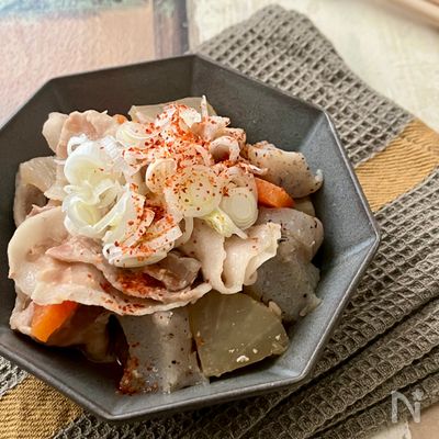 もつ煮風!『豚ばらみそ煮込み』お肉も野菜もとろとろ♪