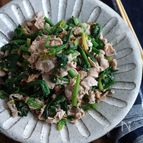 豚しゃぶとほうれん草の胡麻おかか和え。