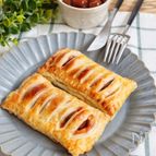 ミートボールを活用！朝ごはんやおやつに♡『簡単ミートパイ』