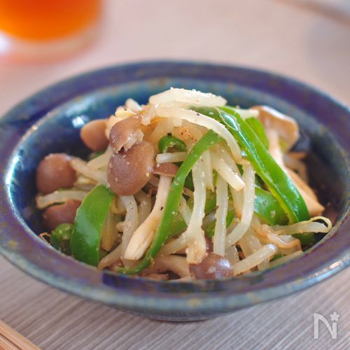 レンジで簡単♪もやしとしめじのごまポン和え