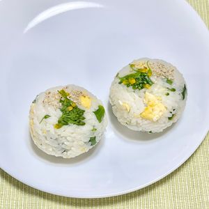 キャピタンの作ってみた!投稿(【春のごちそう♪】菜の花と炒り卵のおにぎり🌼)