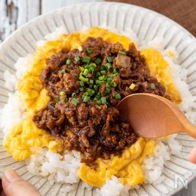 ご飯が進む！肉味噌たまご丼