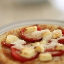 トマトとチーズのピッツア