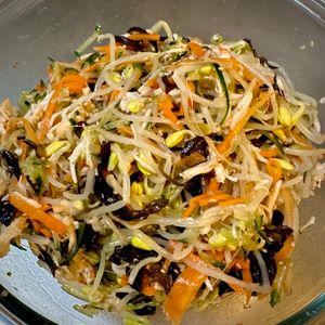 とびうおの作ってみた!投稿(ヘルシーお惣菜♪ふわふわ蒸し鶏のさっぱり中華サラダ😋)