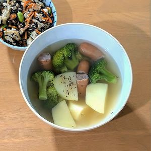 かおちゃんの作ってみた!投稿(【即席ポトフ風スープ】１０分かからない♡包丁まな板不要！)