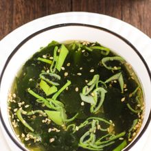 ごま油薫る♡あの即席スープ並みに簡単！！我が家のわかめスープ