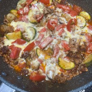 ヨシオカの作ってみた!投稿(【ズッキーニのミートチーズ焼き】フライパン一つで完成♪)