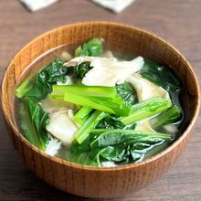 小松菜と舞茸の味噌汁