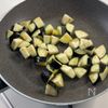 なすとトマトで簡単！こってり甘辛【ソースそぼろ丼】の工程2