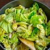 豚バラキャベツのとろたま炒め｜卵は直割りでOK！の工程4