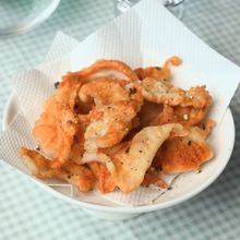 米粉でカリカリ！揚げない鶏皮チップス