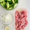 爽やか♪豚肉ときゅうりのねぎ塩レモン炒めの工程1