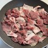 コスパ抜群！お手軽♪【厚揚げと豚こまの甘辛煮炒め】の工程1