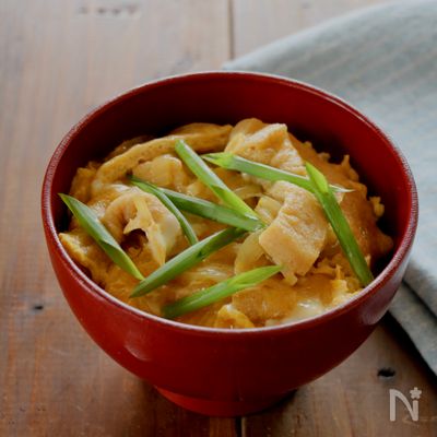 めんつゆで作る油揚げの卵とじ丼