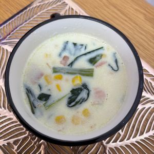 トトの作ってみた!投稿(【小松菜ベーコンのコーンチャウダー】つぶつぶコーンが美味♡)