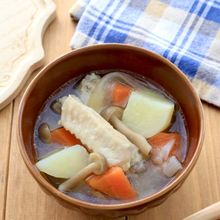 旨味がすごい！手羽中と野菜のシンプルポトフ