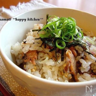 混ぜるだけ！さんまの蒲焼き缶としば漬けのひつまぶし風混ぜご飯