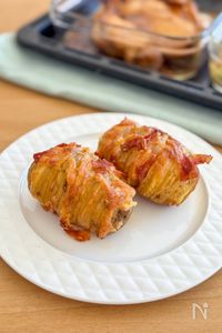 チーズ＆ベーコンの ハッセルバックポテト