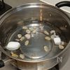 白だしで簡単！菜の花とシーフードのお吸い物の工程1